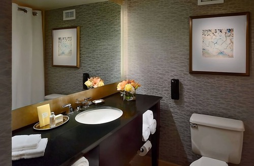 Uptown Hotel | Pet-friendly Property! Comfortable Unit, Outdoor Pool, Near to Bayou Bend!