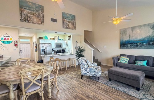 Corpus Christi House | Pet-Friendly Retreat | Heated Pool, Playground & Beach Nearby