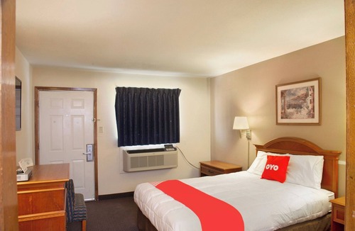 Guymon Hotel | Pet-Friendly Room Close to Guymon Dining & Thompson Park
