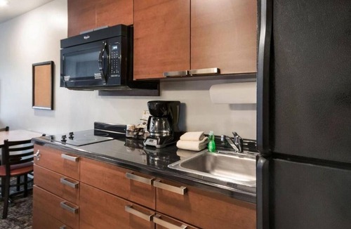 Bozeman Hotel | Pet-Friendly Room w/Full Kitchen Near Downtown & Attractions! | Free Parking