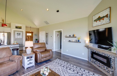 Stevensville House | Pet-Friendly Stevensville Home w/Mountain Views!