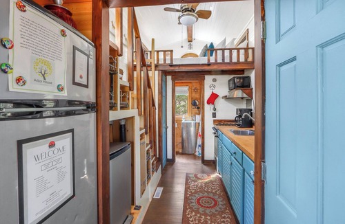 Dripping Springs House | Pet-Friendly Tiny Home in Dripping Springs w/Hill Country Views