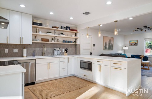 Westgate House | Pet-Friendly Westgate MidMod w Yard, EV, Firepit, Near Austin Fun & Food!