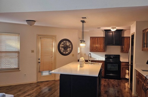 West Arlington House | Phenomenal 2-bedroom townhome with AC in Arlington