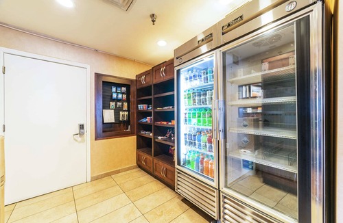 North Mountain Apartment | Phoenix 2bd Queen Beds
