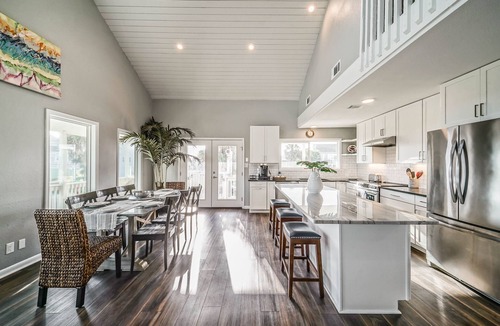 Pirates Beach House | Pirates Beach Coastal Charm at Sandy Paws!