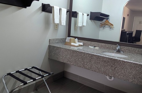 Barker Hotel | Platinum Inn