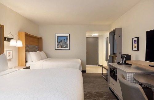 Fort Worth Hotel | Pleasant Stay, Convenient Location! 2 Contemporary Units! Indoor Swimming Pool