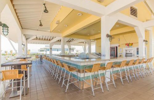 Red Fish Cove Apartment | Pointe West Retreat Unit 302