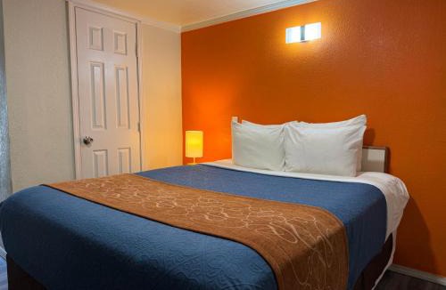 Elmwood Area Hotel | Ponca Motel