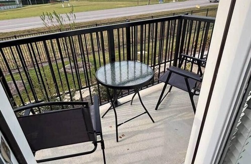 Jarrell Apartment | Pool Home Mins to Austin ER, St David’s & Baylor Scott & White Memorial Hospital
