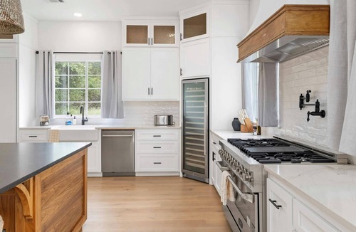Dripping Springs House | Pool & Hot Tub + Close to Wineries - El Dorado!