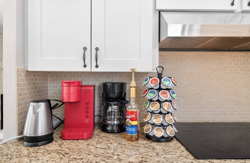 Irving House | Pool, Hot Tub, Mini golf & 2 Game Rooms Retreat Near AT&T And Six Flags