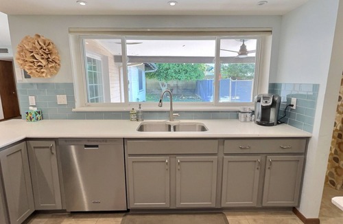 Tempe House | Pool & pool table at pet friendly family home