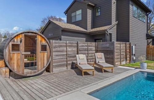 Austin House | Pool & Sauna 2 Homes for Groups Sleeps 14