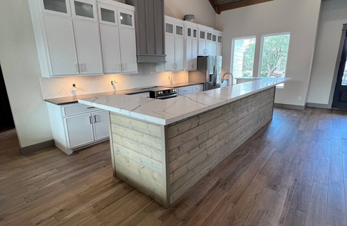 Sabinal House | POOL SPA FRIO RIVER GOLF SLEEPS 30