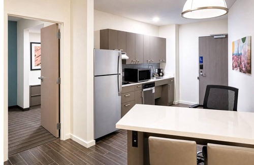 Tempe Hotel | Poolside Comfort with Free Breakfast in Tempe – Walk to Lake Trails - 2 Units