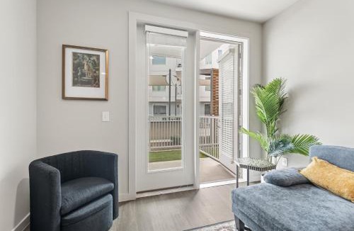 Windsor Park Apartment | Poolside Luxury 1BR w Private Patio HGV 1105