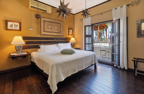 Esterito Hotel | Posada De Las Flores La Paz