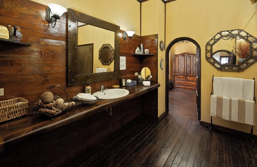 Esterito Hotel | Posada De Las Flores La Paz