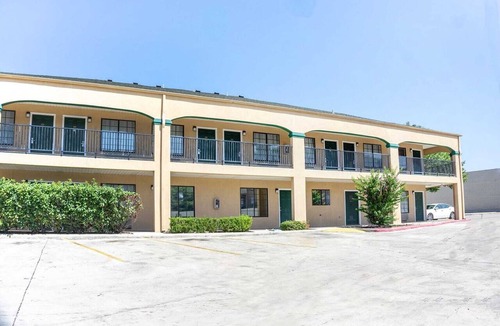 San Antonio Apartment | Premium King Bed | Nmsk