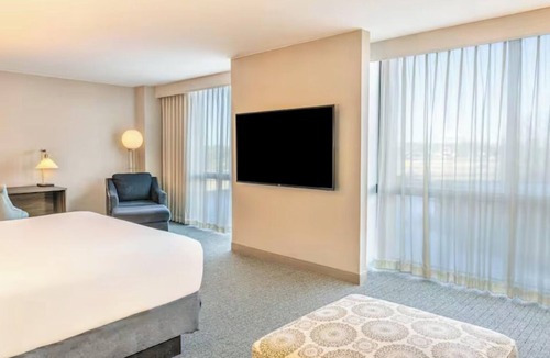 Richardson Hotel | Premium Room Perfect for University Visitors – 2 Miles from UT Dallas