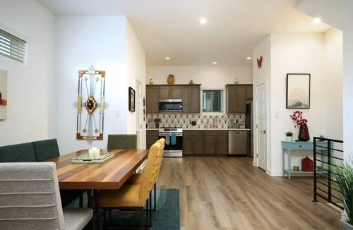 Tobin Hill House | Prime Downtown Oasis - 3 Bedrooms/3.5 Baths, Steps to River Walk, Pet-Friendly