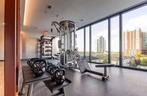 Montrose Apartment | Prime Montrose Stay - Walk to Buffalo Bayou & River Oaks