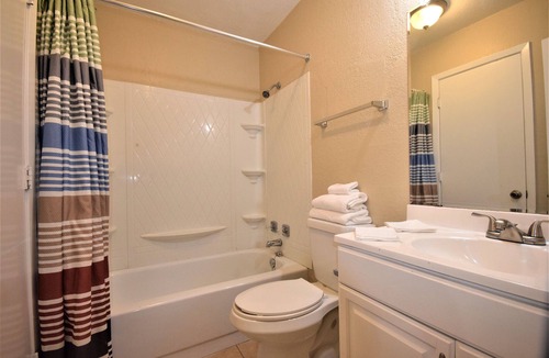 Fort Worth Apartment | Private 2 Bed unit in a 4plex close to Hwy 820 in North Fort Worth TX