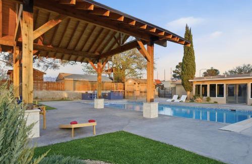 Las Cruces House | Private Beach Volleyball Pool Retreat