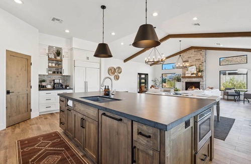 Desert View House | Private Desert Retreat | Pool, Spa & Hiking, Desert Mountain Haven
