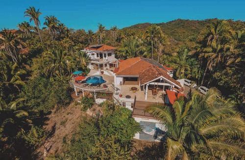 San Francisco House | Private Estate | Pool | OceanViews | 5 King Suites