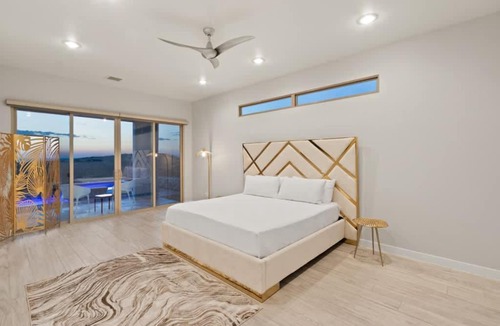 El Paso House | Private Franklin Hills Retreat With A Pool & Views Villa