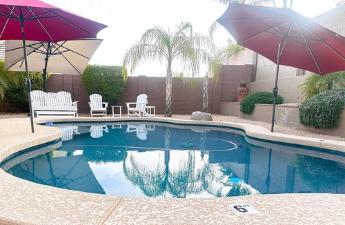 Carefree Crossing House | Private Heated Pool, BBQ, Fire Pit, Pool Table, Fully Equipped Kitchen, King Bed