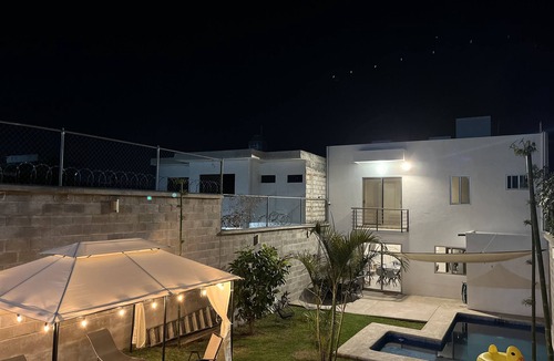 Tres de Mayo House | Private house with pool and garden for families with events and weddings in Jiutepec