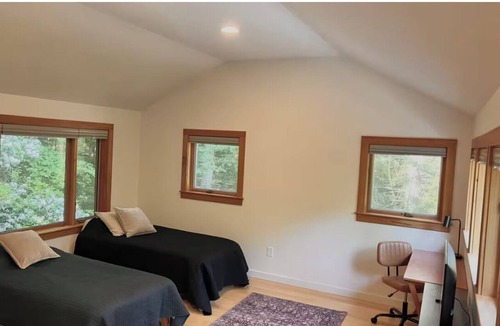 Leverett Apartment | Private Modern Forest Retreat Studio