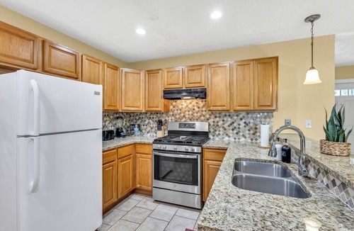 West San Antonio House | Private Pool ~ 6 Min to LAFB ~ Game Room ~ Firepit ~ Foosball Table ~ SeaWorld