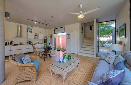 Manzanillo House | Private Pool, BBQ Terrace & Family Retreat in Manzanillo – Casa del Árbol