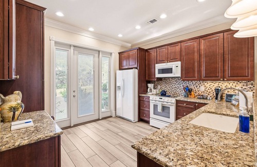 North San Antonio - SAT House | Private Pool Casita | King Bed | Quiet, Central San Antonio | Full Kitchen, Grill