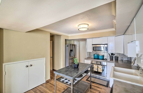 Neartown House | Private Pool: Charming Townhome 5 Mi to NRG!
