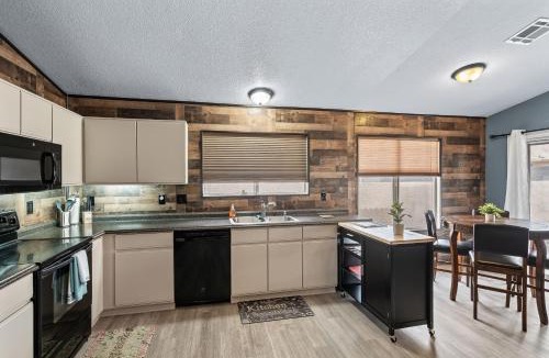 Continental Ranch House | Private Pool & Fire Pit: Tucson Home Near Hiking!