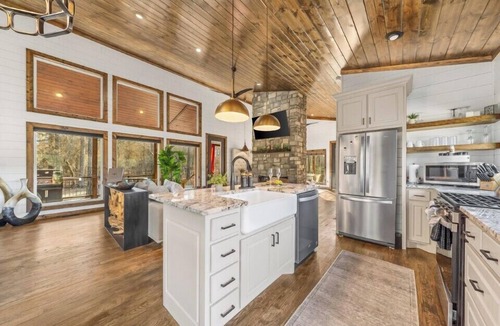 Broken Bow Cabin | Private Pool · Sauna · Hot Tub · Just for Two