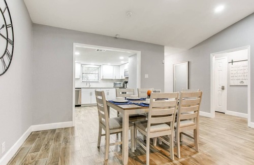 North San Antonio - SAT House | Private Pool | SeaWorld | Gameroom | Near Downtown