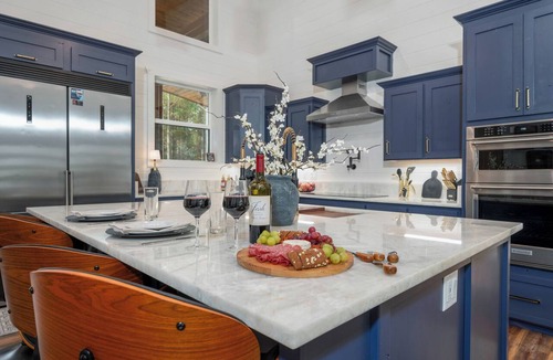Hochatown House | Private Resort | Pool Pickleball Sauna | Sleeps 16
