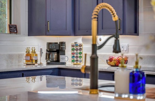 Hochatown House | Private Resort | Pool Pickleball Sauna | Sleeps 16
