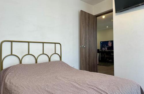 Tlalnepantla de Baz House | Private Room near AIFA Budget Layover & Wi-Fi