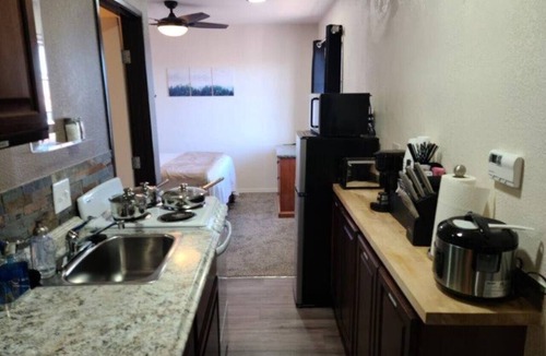 Valle House | Private Studio near Grand Canyon w Full Kitchen