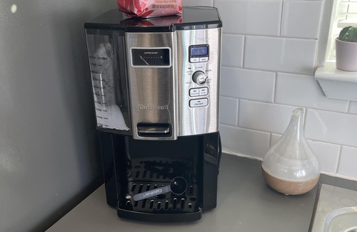 Cherrywood Apartment | Private treetop loft, walk to UT Campus, Stadium, St Davis hospital & downtown