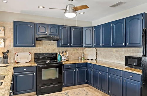 Enchanted Oaks House | Private Waterfront Cove | Game Room | Dock | Pet Friendly | Fire Pit | Kayaks | Couples | Family Time