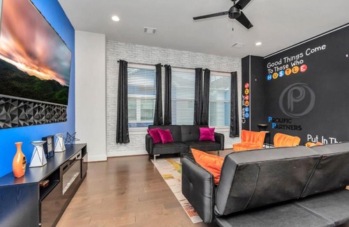 Riverside Terrace House | Prolific Chic Getaway Ft Style Comfort Location